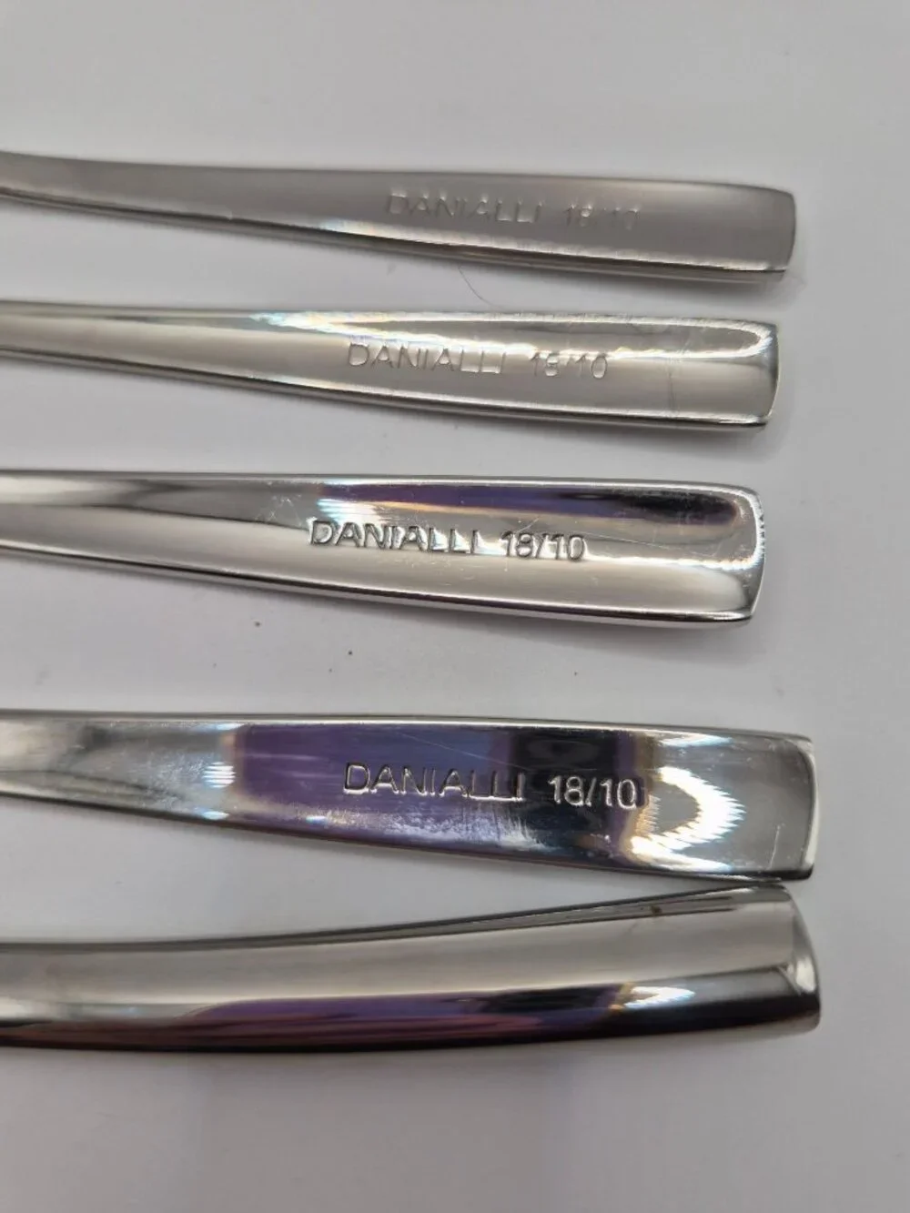 Danialli 18/10 Stainless Steel Flatware Set - Five Pieces Knife Forks & Spoons